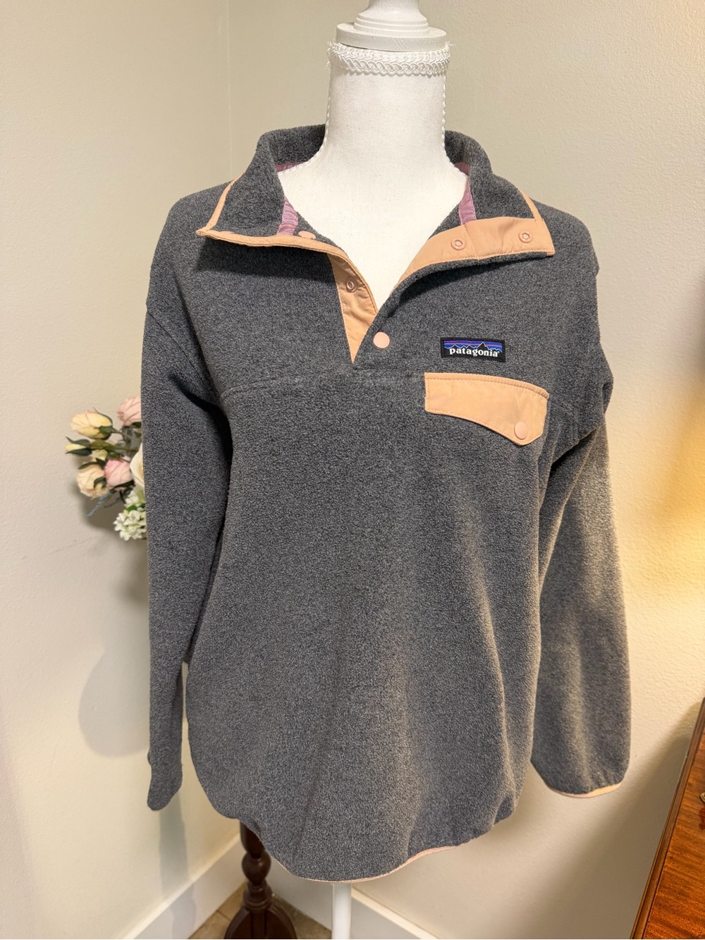 Patagonia Gray Fleece Jacket with Tan Peachy Trim Winter Aspen Great Condition